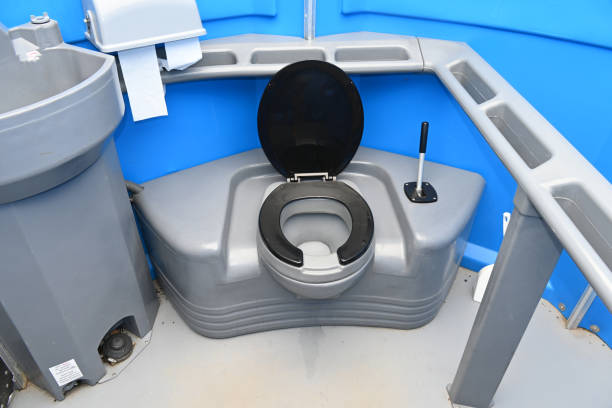 Best Porta potty delivery and setup  in Ladue, MO